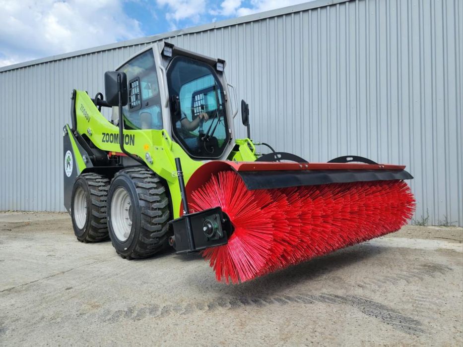 Мини погрузчик ковш и щетка