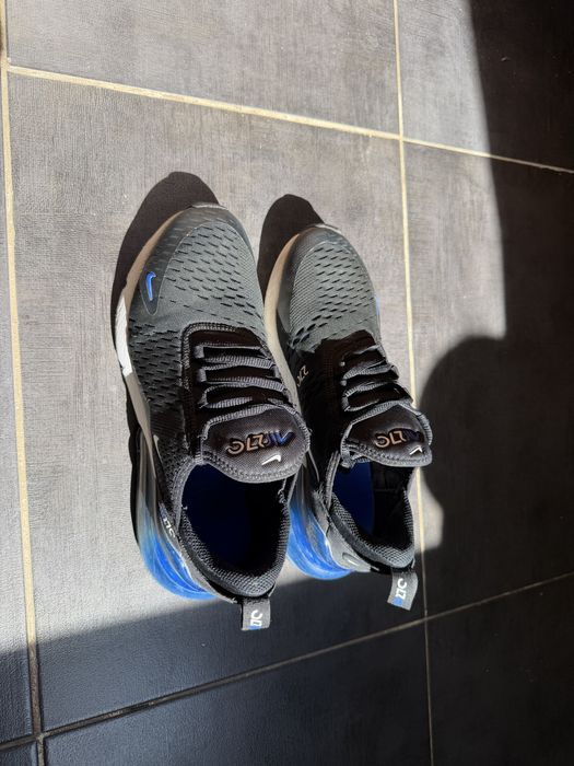 Nike обувки 270.