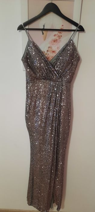 Rochie lunga cu crapatura pe picior