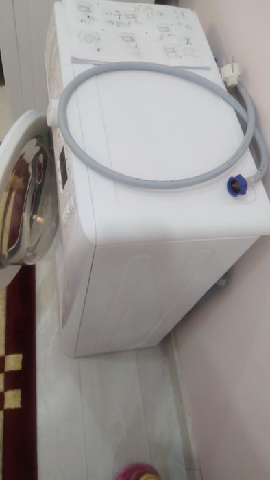 Продам стиральную машину Indesit