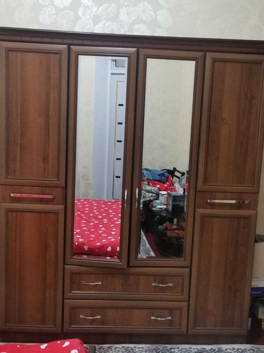 Мебель продается. Кровать и шкаф
