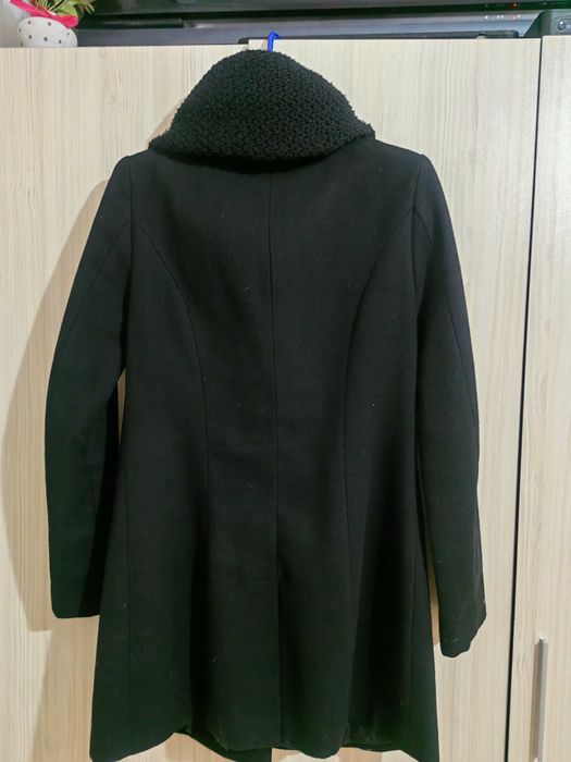 Дамско палто с красива голяма яка