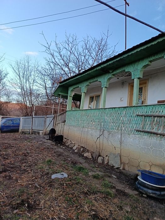 Vând casă bătrânească ,Nucsoara de jos ,Prahova