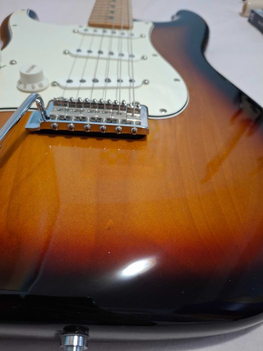 Електрическа / рок китара Fender Stratocaster за лява ръка