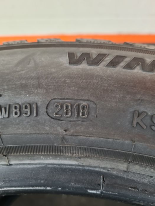 Зимни гуми 2 броя PIRELLI SottoZero3 215 55 R17 дот 2818