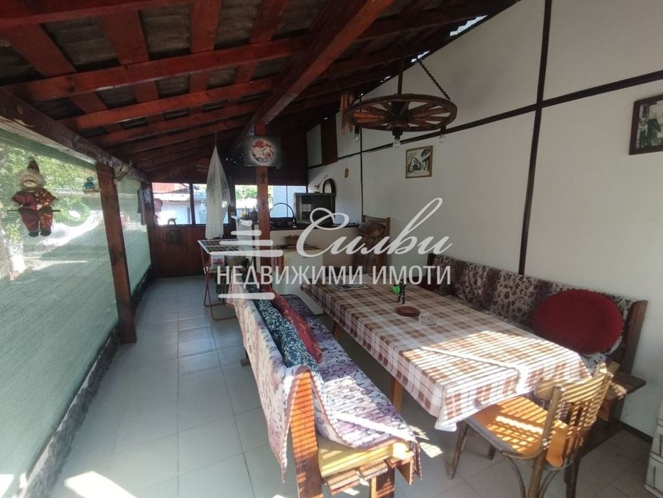 Самостоятелна ТУХЛЕНА къща на ПЛОЧА - с.Хан Крум