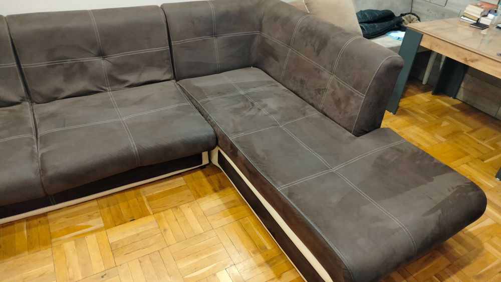 Ъглов диван в добро състояние