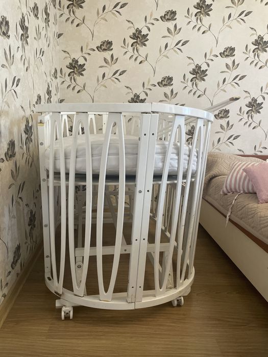 Б/у манеж с матрацом