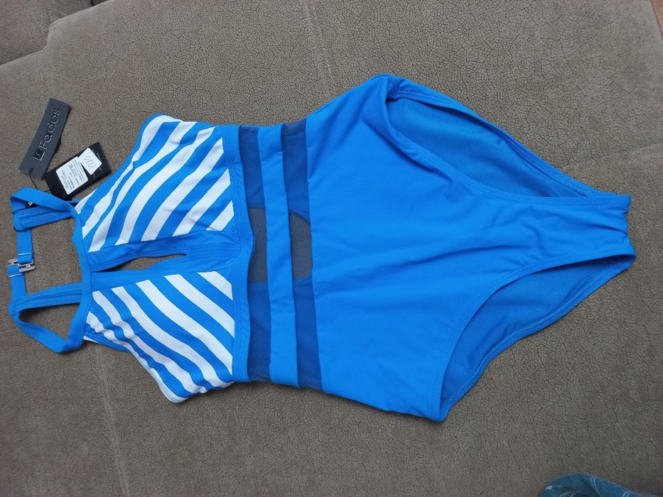 Купальник новый 44 размер