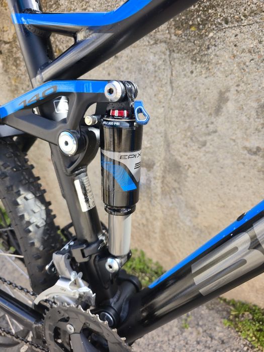 Bulls 27.5 мекица Въздушно окачване Sr Suntour 3x9 скорости Shimano De