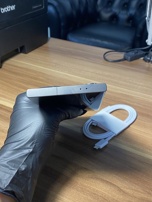 Samsung Galaxy s24 ultra • 256 GB • Titanium Black