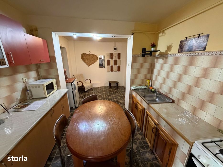 Apartament 2 camere, decomandat - zona Ampoi 3