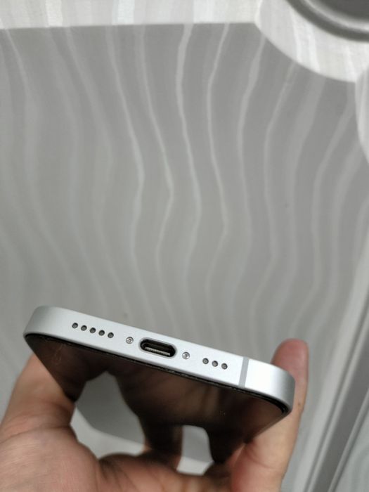 Айфон 16е 128гб ёмкост 100