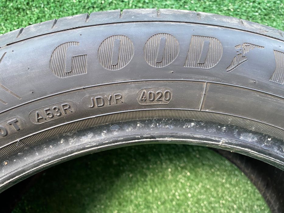 Set 4 anvelope vara Goodyear Efficient Grip Performance 215 55 17 98W