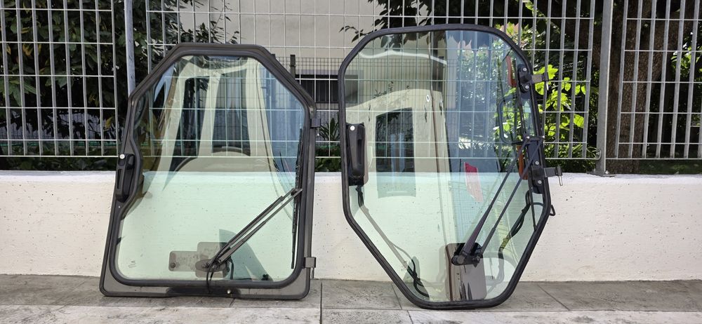 Ușă geam sticlă originală  BOBCAT miniincarcator  mini incarcator