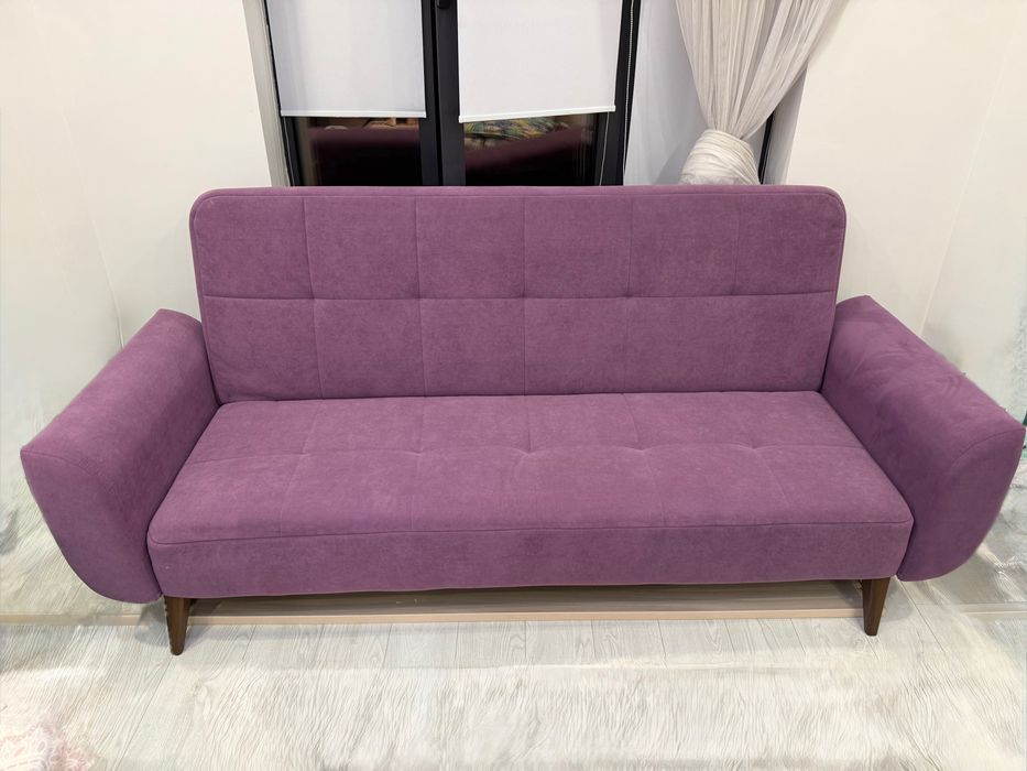 Фиолетовый Диван