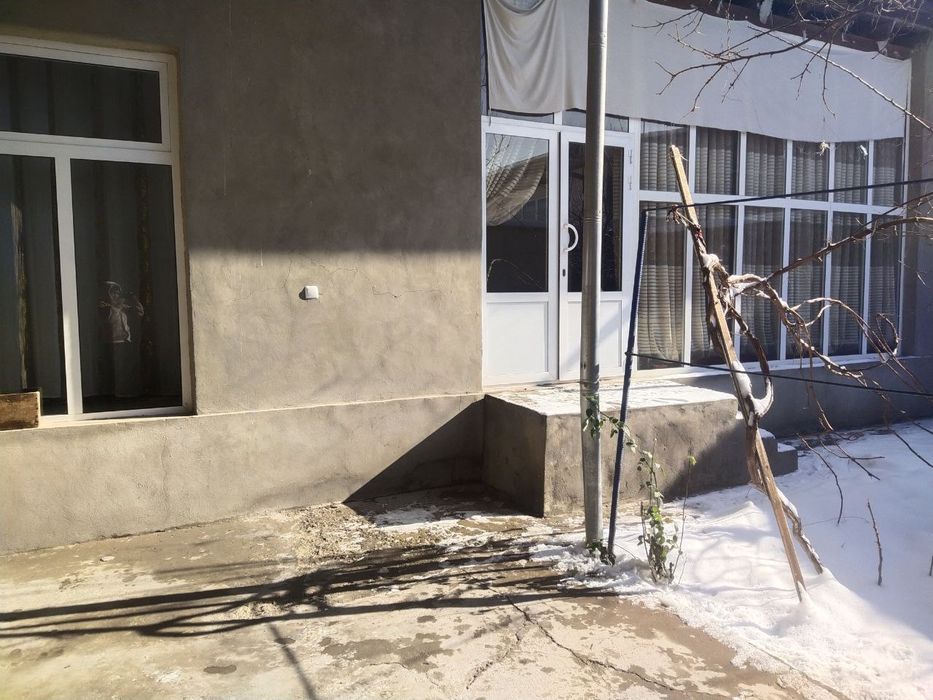 Korzinka yaqinidan UY Srochna sotiladi Shahrisabz markazi