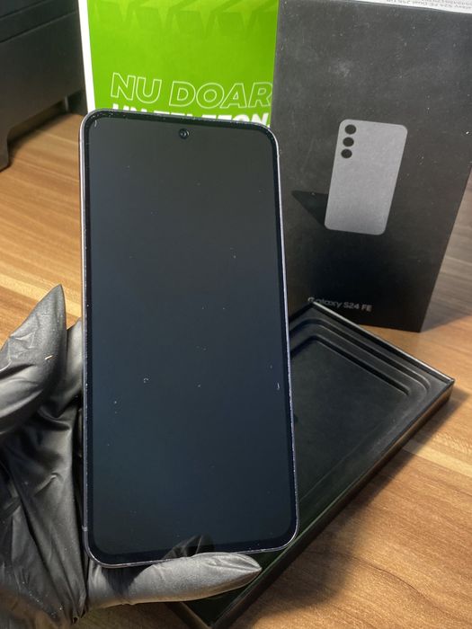 Samsung Galaxy s24 FE• 256 GB • Graphite