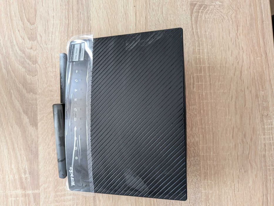 Router WiFi Tenda AC1200