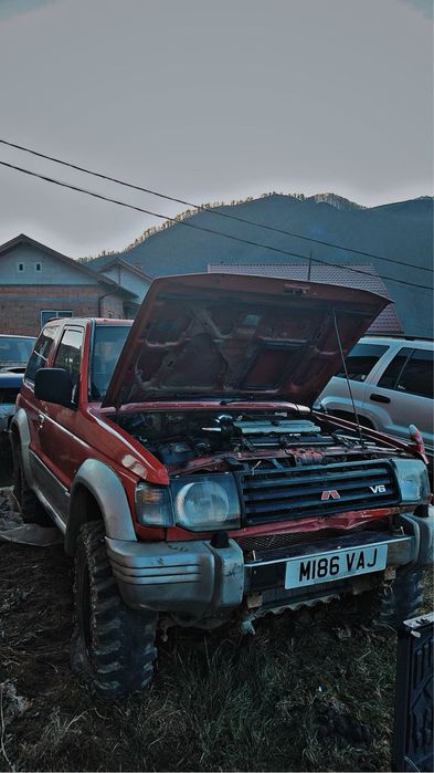 Vând mitsubishi pajero