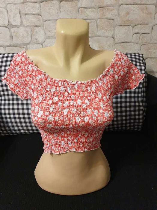 Top Supre,marimea M si L dar merg mai mic,noi cu eticheta