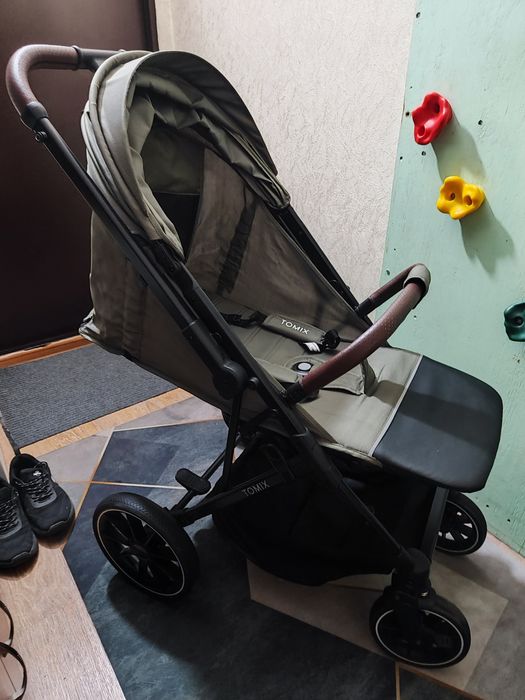 Продам коляску TOMIX