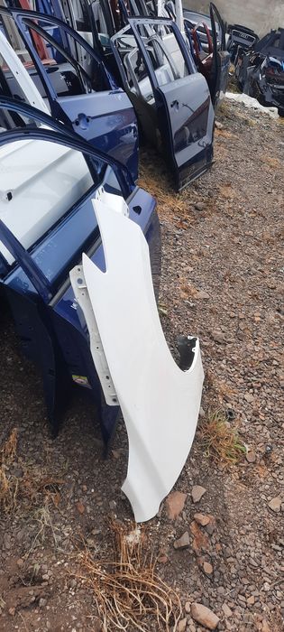 Преден десен калник за мазда две 2017г  2020