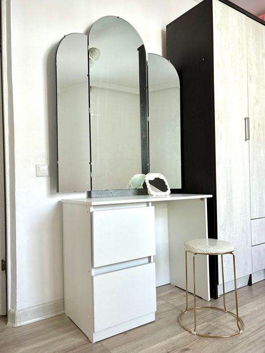 Зеркало тумба стул