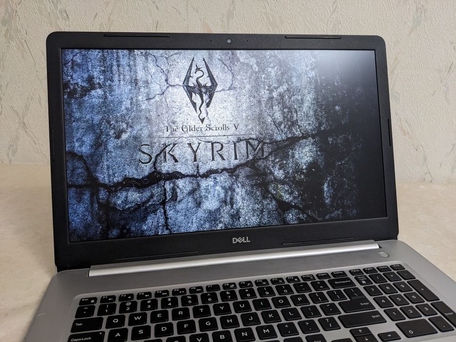 Игровой DELL Inspiron 5770 17"/I7/16GB/256GB/AMD460 FHD