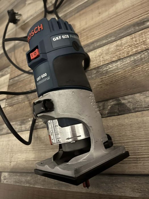 Freza muchii Bosch GKF 600,pistol pneumatic