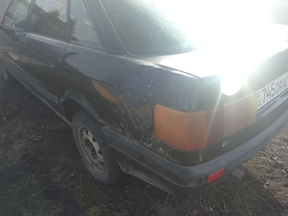 Продам Ауди 80 б3 заводится пишите сдесь или в вацап