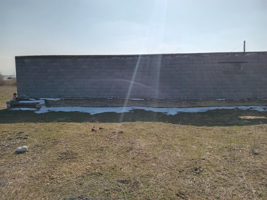 Продам участок времянка не недостроенный