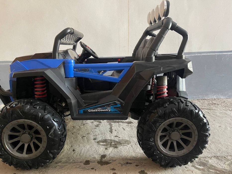 Детская машина продаётся.