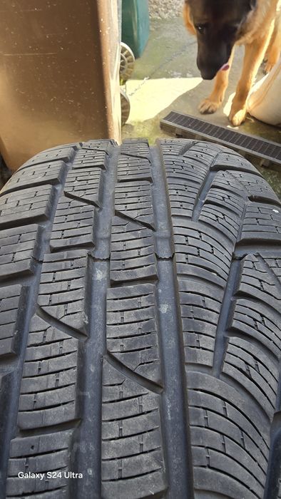 Vand anvelope pirelli sotto zero iarna 225/55/R17 cu  jante pe 17 Enzo compatibile BMW