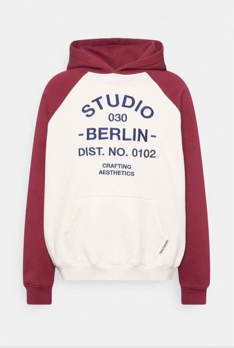 WRSTBHVR District Hoodie ruby wine