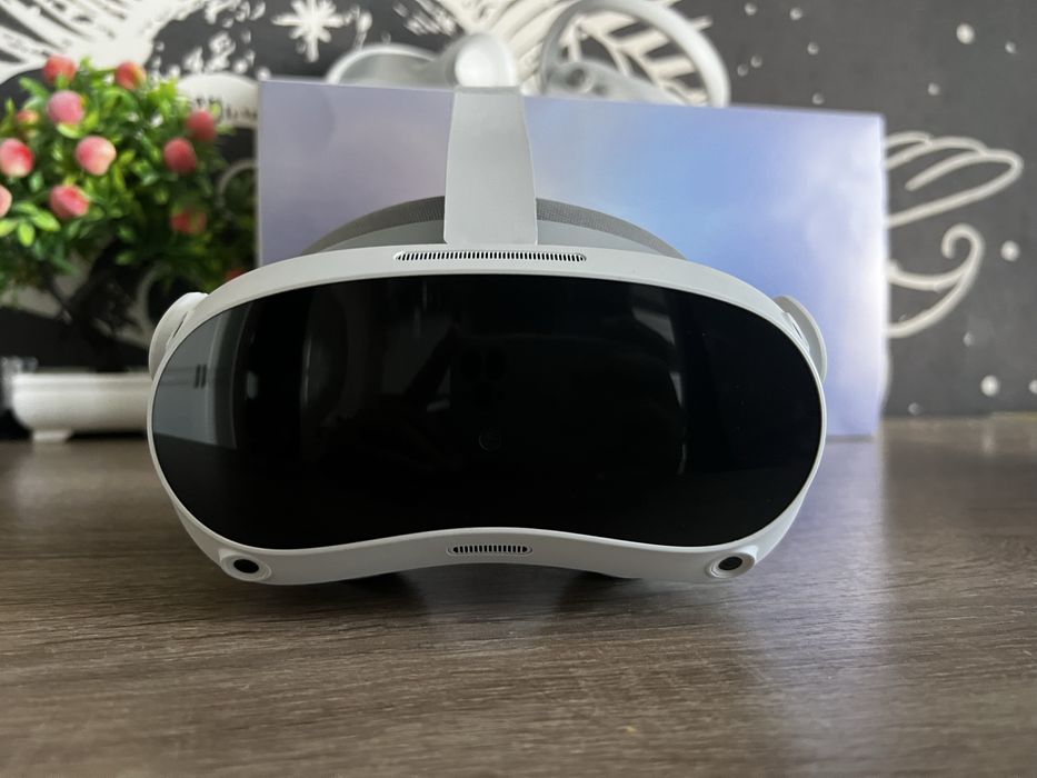 Продам очки виртуально реальности pico 4