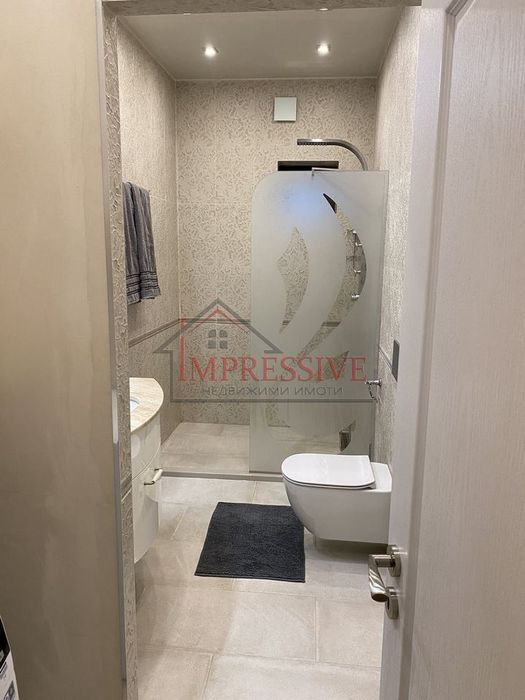 Дава се под наем Тристаен апартамент в Варна, Гръцка махала - 74 кв.м за 765 € - Снимка #2