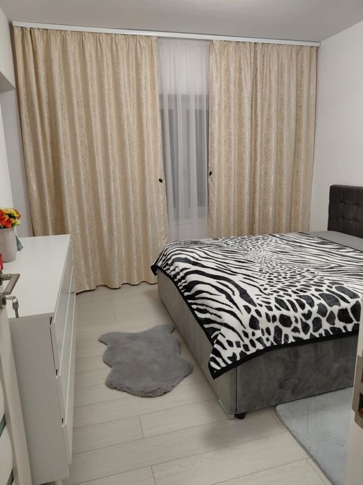 Inchiriez apartament
