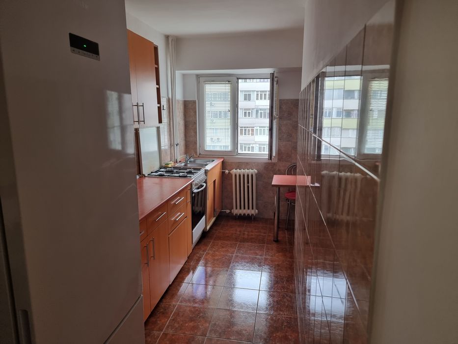 Inchiriez doua camere  Mega Mall