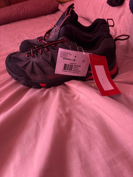 Туристически обувки