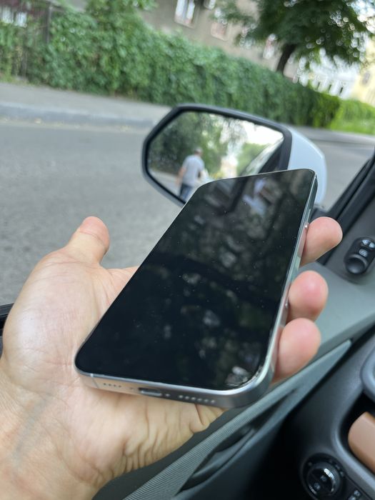 Iphone 16 pro max заблокирован