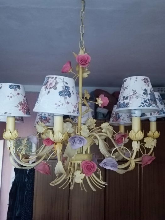 Продам люстру новая