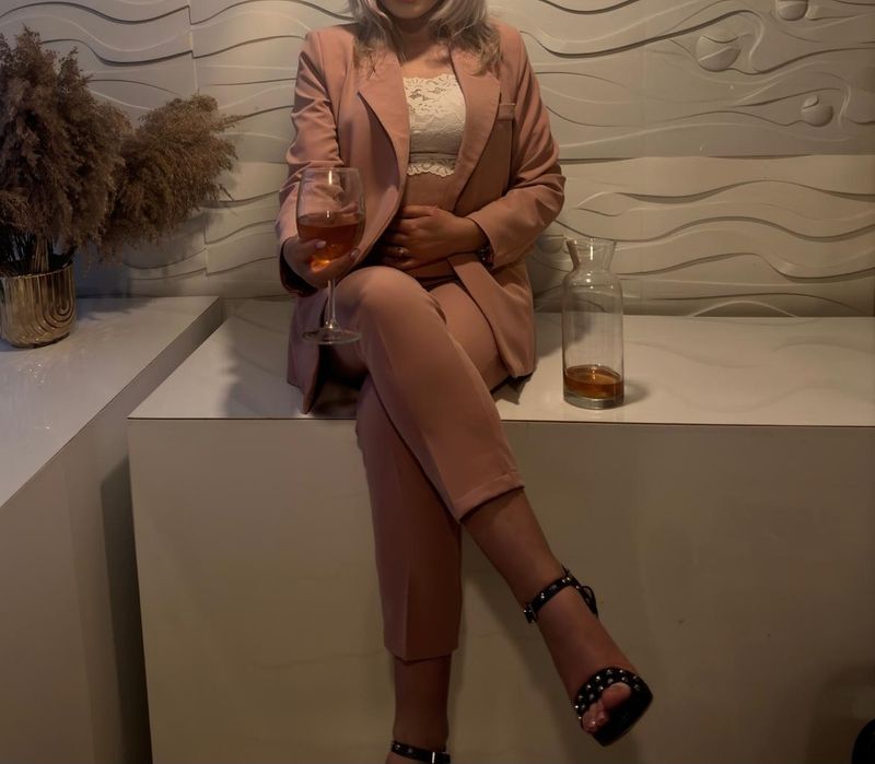 Costum kaejol-elegant, roz pudrat