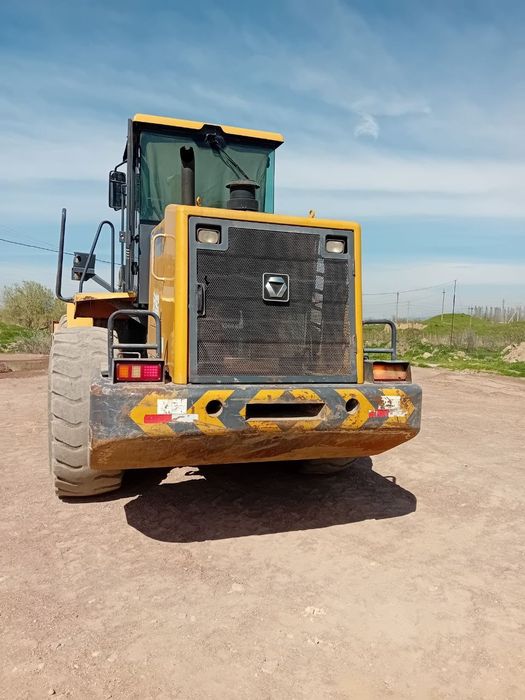 Продаётся погрузчик 3куб