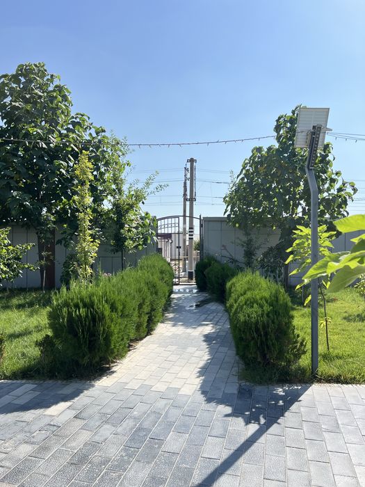 ПРОДАЕТСЯ 7 КОТТЕДЖЕЙ возле метро дустлик 6-3х комнатных и 1-одноком.