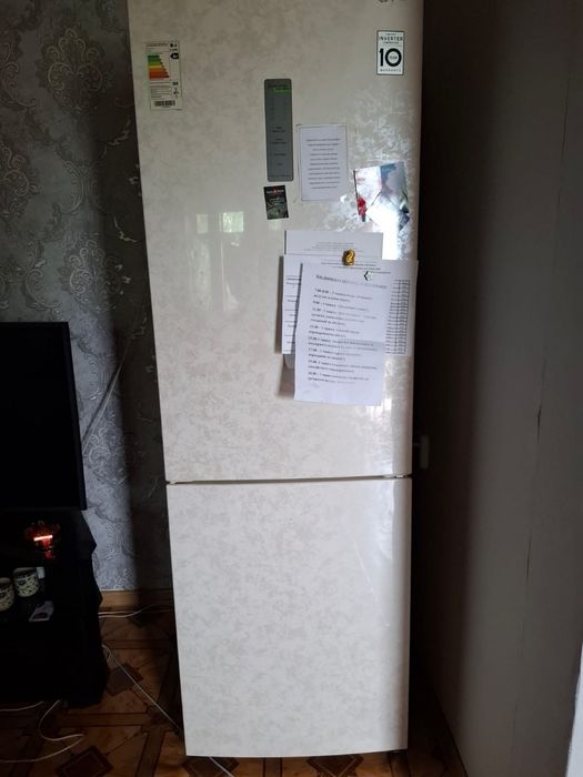Продам холодильник
