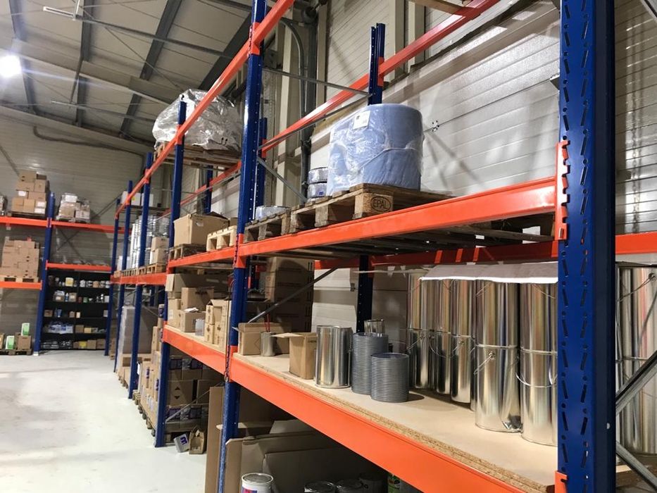 lichidare de stoc la rafturi metalice profesionale