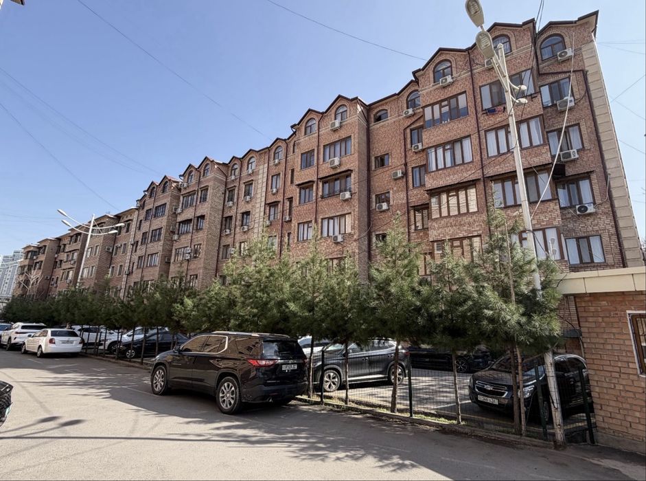 4-комн новостройка 117м², кирпич, лифт, ул. Нукусская , Макро