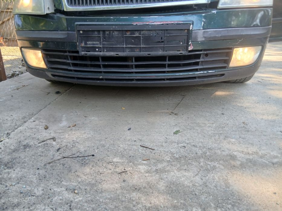 Bara față cu grile si proiectoare skoda octavia 2(2007) cod culoare LC6N