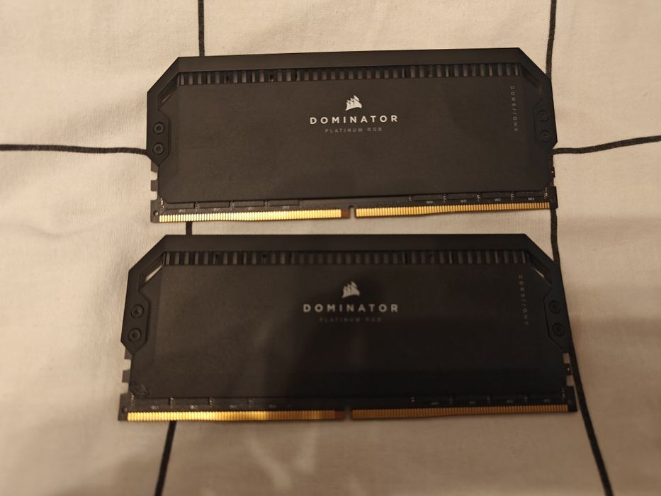 Memorie RAM  DDR5 64 GB 2x32 Corsair Dominator 6600 Mhz CL32 garanție